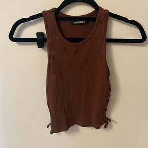 Como Quieres Brown Ribbed Tank